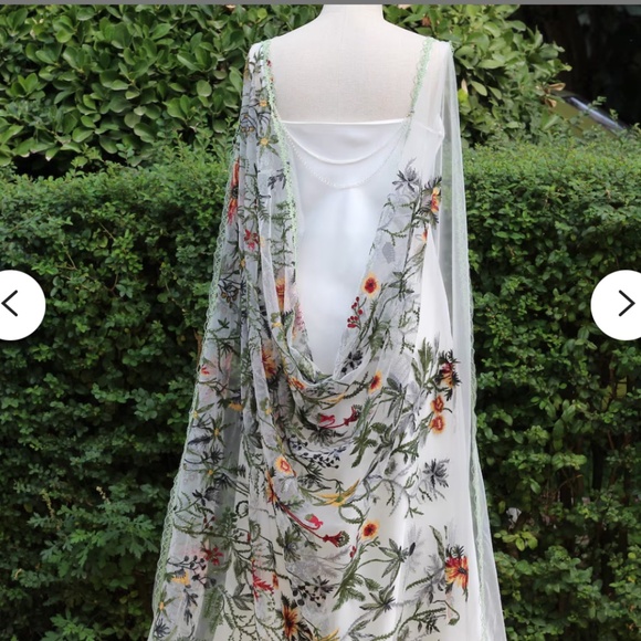 Rabbit on the Moon Etsy shop green floral wedding cape - Picture 1 of 3